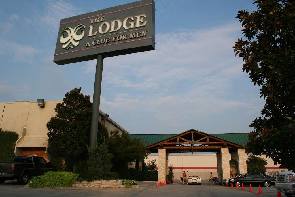 The Lodge | 10530 Spangler Rd, Dallas, TX 75220 | Phone: (972) 506-9229