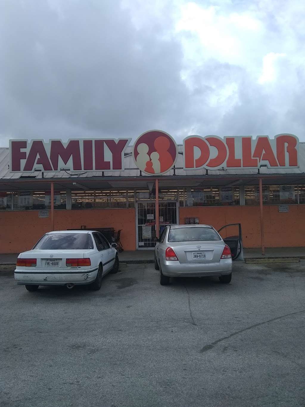 Family Dollar | 3678b Culebra Rd, San Antonio, TX 78228, USA | Phone: (210) 431-9040