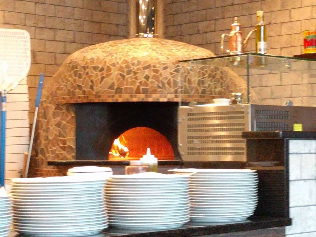 Sapori Napoletani Pizzeria Napoletana Wood burning oven | 6050 N Northwest Hwy, Chicago, IL 60631, USA | Phone: (773) 628-7894