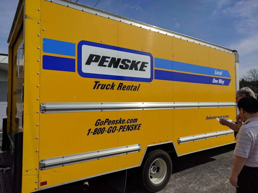 Penske Truck Rental | 1928 W Irving Blvd, Irving, TX 75061, USA | Phone: (214) 492-0650