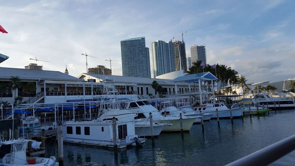 Miami Party Boats | Hard Rock Cafe on 401 Biscayne Boulevard, Miami Beach, FL 33139, USA | Phone: (305) 860-8854