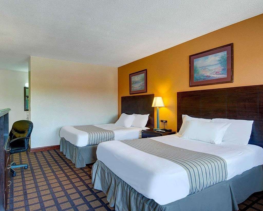 Econo Lodge | 775 Providence Hwy, Sharon, MA 02067, USA | Phone: (781) 784-5800