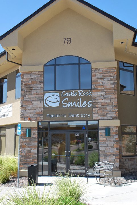 Castle Rock Smiles Pediatric Dentistry | 753 Maleta Ln #104, Castle Rock, CO 80108, USA | Phone: (303) 660-5373