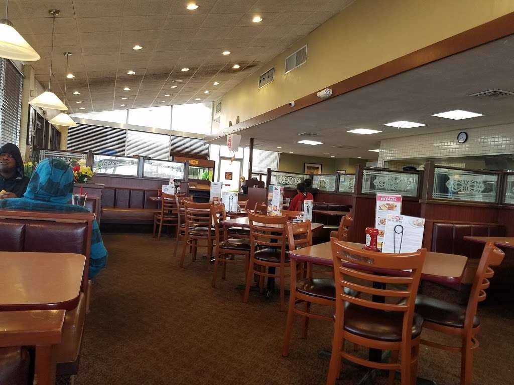 Dennys | 12105 Biscayne Blvd, North Miami, FL 33181, USA | Phone: (305) 893-3411