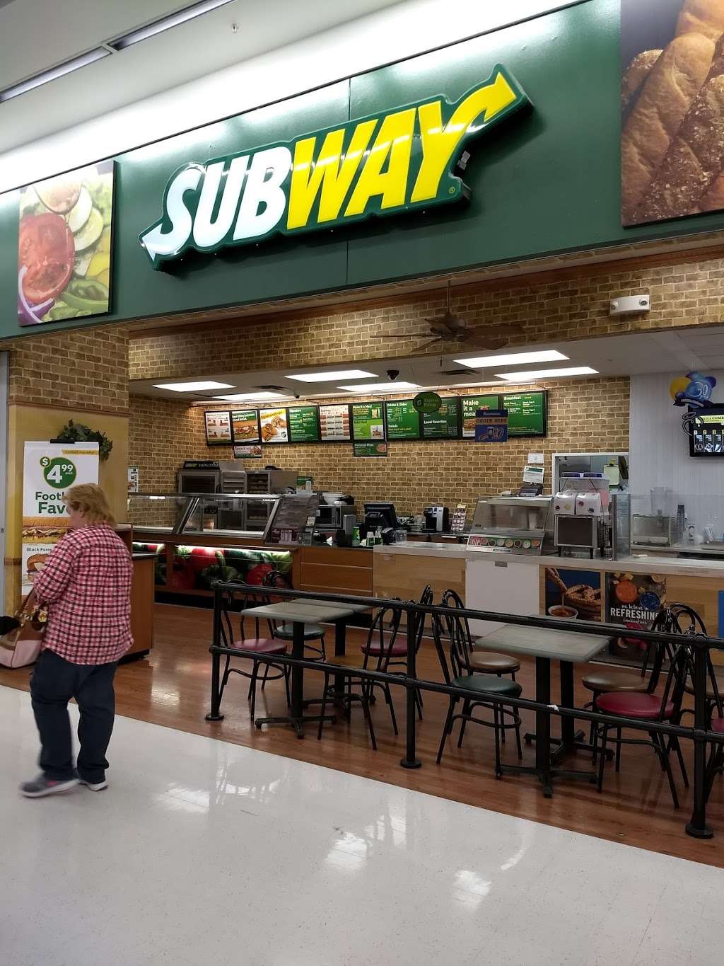 Subway Restaurants | 7207 North M -1 Hwy, Gladstone, MO 64119, USA | Phone: (816) 420-3010