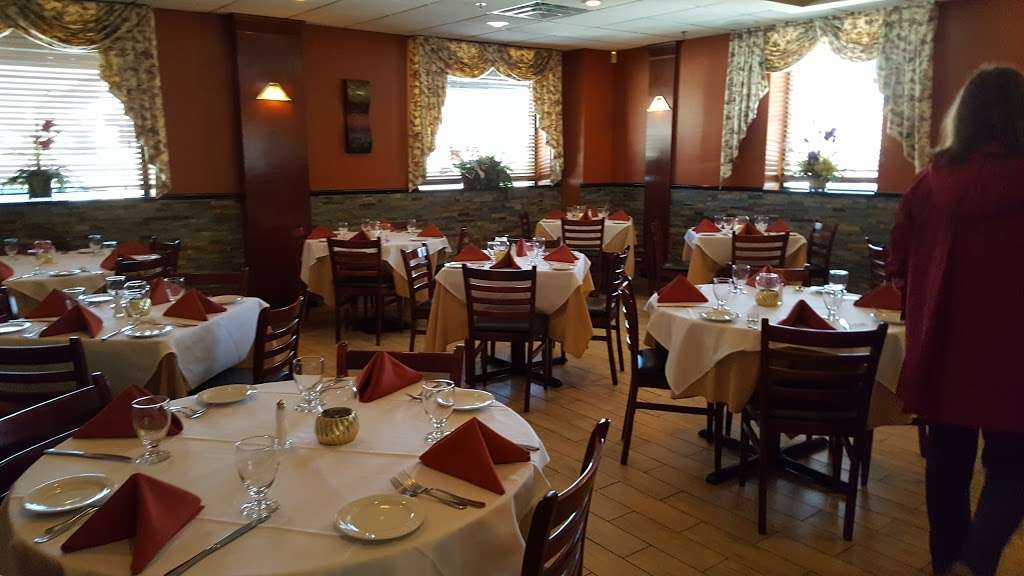 LA CASA VICINA | 1015 Little Britain Rd, New Windsor, NY 12553, USA | Phone: (845) 567-1890