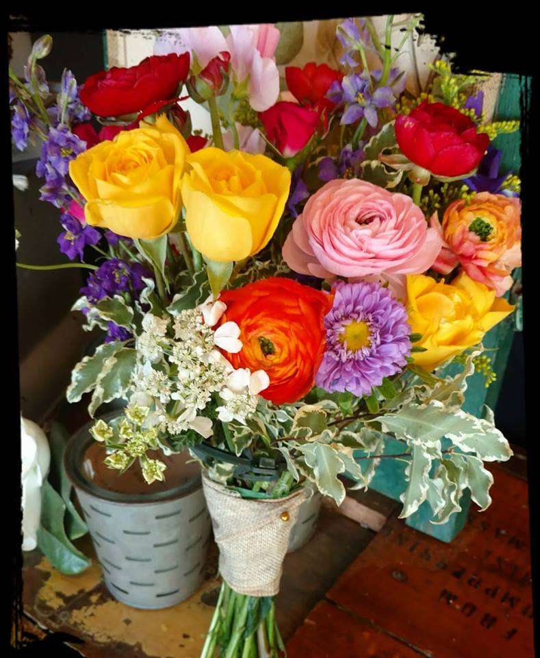 Reynolds Flowers | 410 Plymouth St, Middleborough, MA 02346, USA | Phone: (508) 947-0174