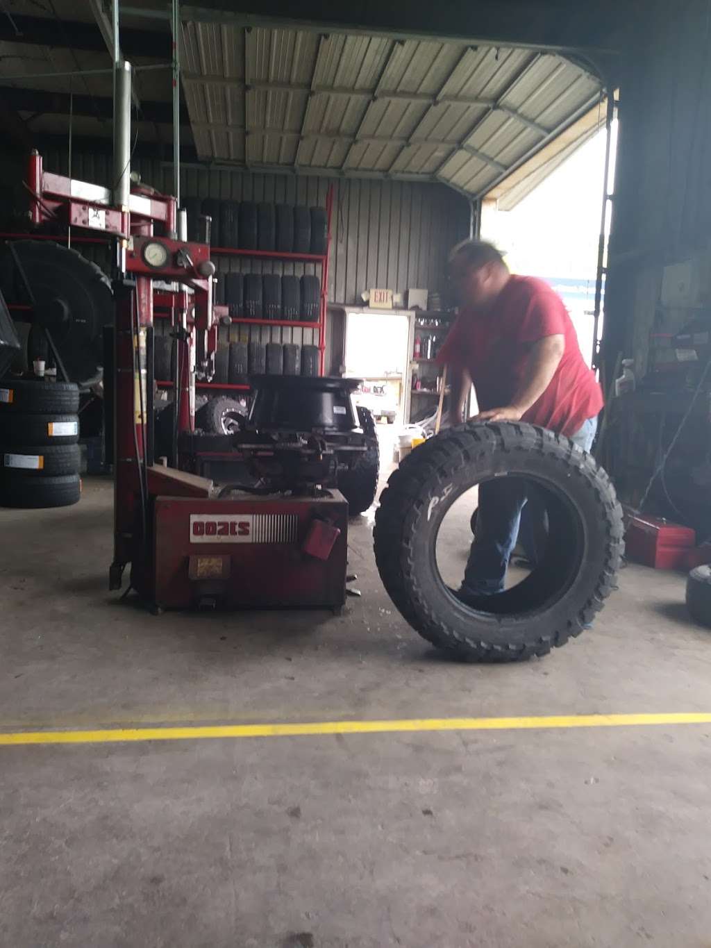 Lozano & Sons Tire Repair | 20430 Morris Ave, Manvel, TX 77578, USA | Phone: (281) 489-4000