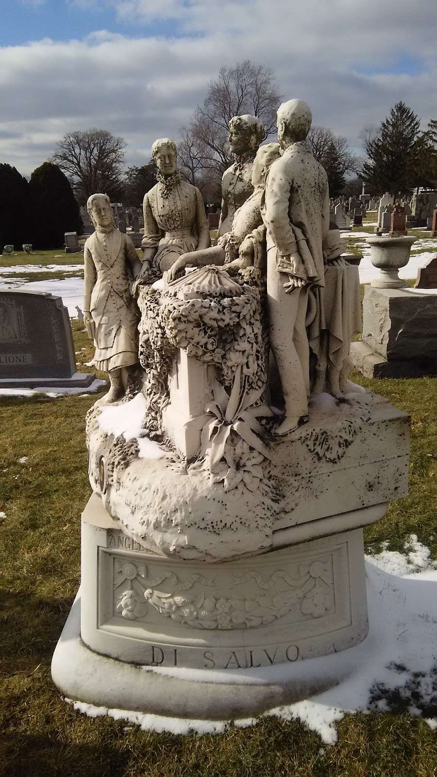 Mount Carmel Catholic Cemetery | 1400 S Wolf Rd, Hillside, IL 60162, USA | Phone: (708) 449-8300