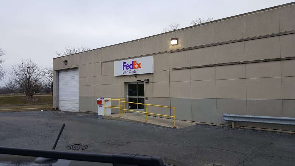 FedEx Ship Center | 3747 Howard St, Skokie, IL 60076, USA | Phone: (800) 463-3339