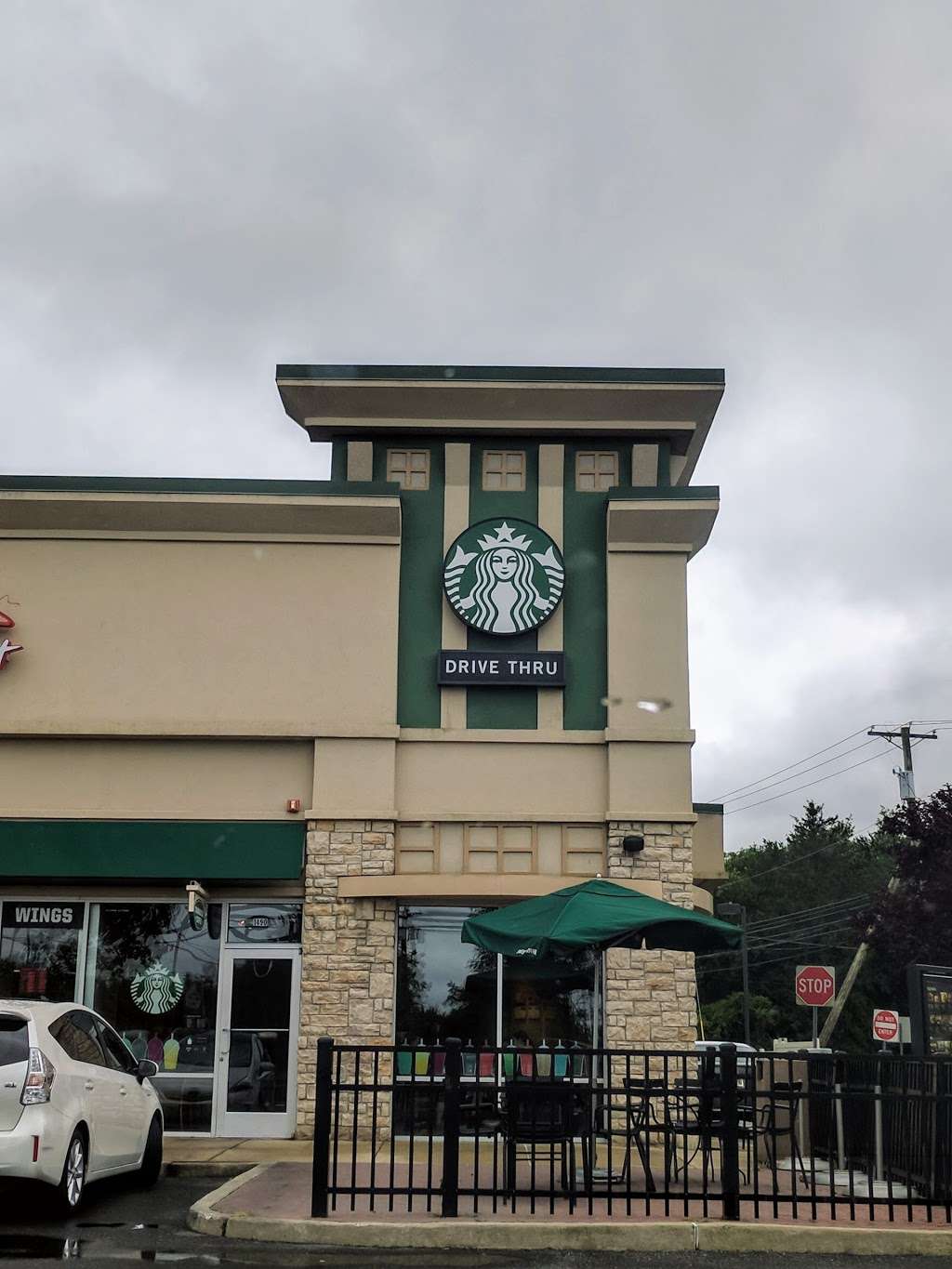 Starbucks | Cherrywood Plaza, 1490 Blackwood Clementon Rd, Clementon, NJ 08021, USA | Phone: (856) 784-1789