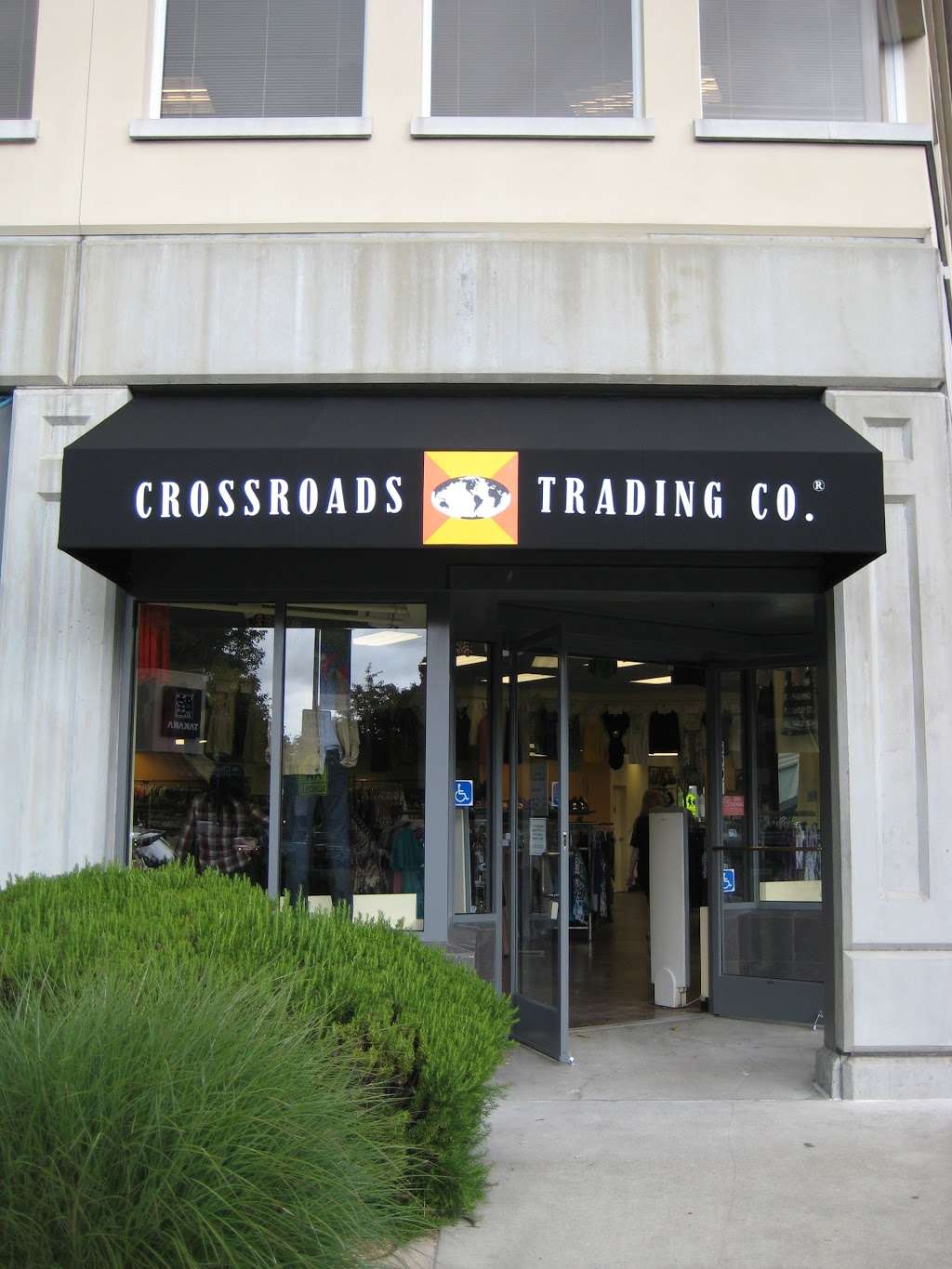 Crossroads Trading | 5901 College Ave, Oakland, CA 94618 | Phone: (510) 420-1952