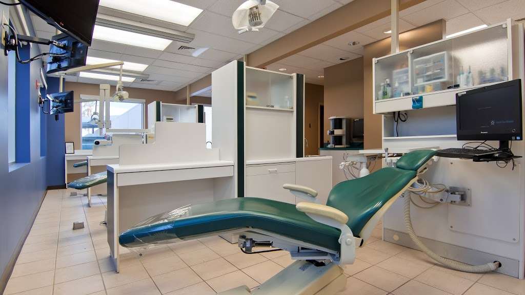 Advanced Dental Care at RDV Sportsplex | 8701 Maitland Summit Blvd, Orlando, FL 32810, USA | Phone: (321) 594-2624