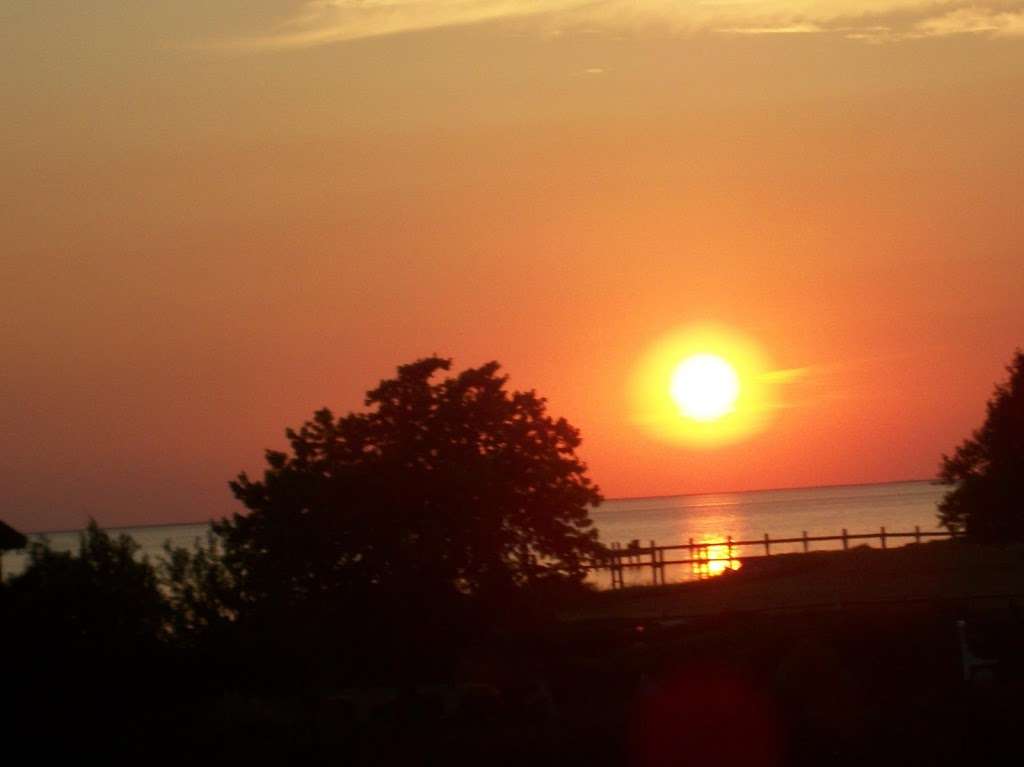 Deal Island Sunrise~Sunset Cottage | 23146 Manokin Trail, Deal Island, MD 21821, USA | Phone: (301) 526-2516
