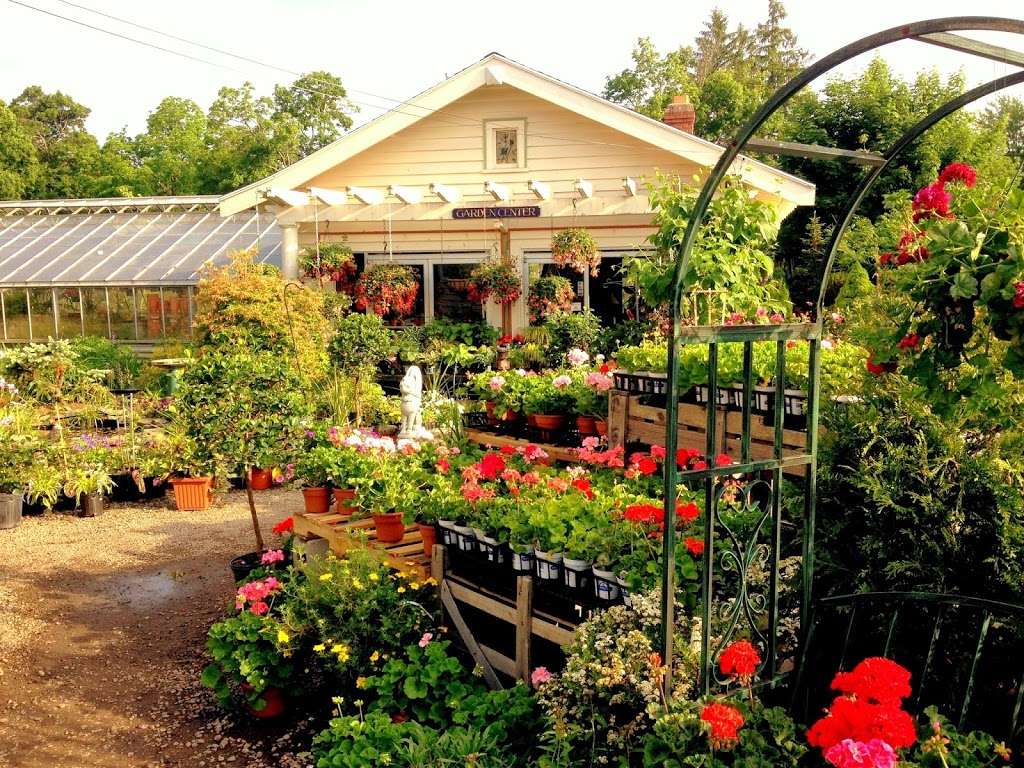 Hillcrest Gardens | 888 Great Plain Ave, Needham, MA 02492, USA | Phone: (781) 444-0627