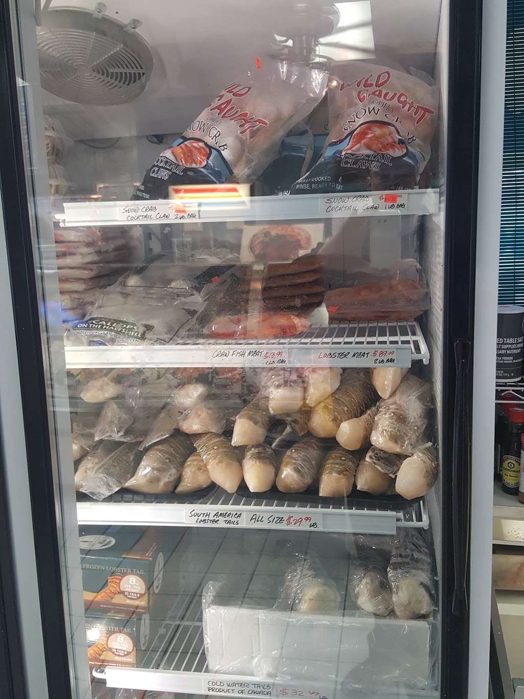 Seafood USA | 330 W Lancaster Ave, Wayne, PA 19087, USA | Phone: (610) 687-2351