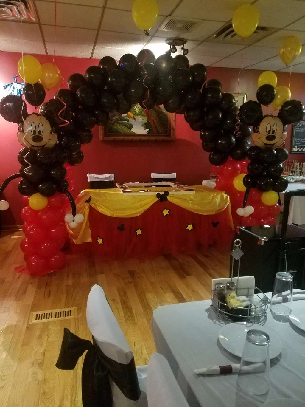 Margaritas Decorations | 2741 W Lawrence Ave, Chicago, IL 60625, USA | Phone: (718) 790-0208