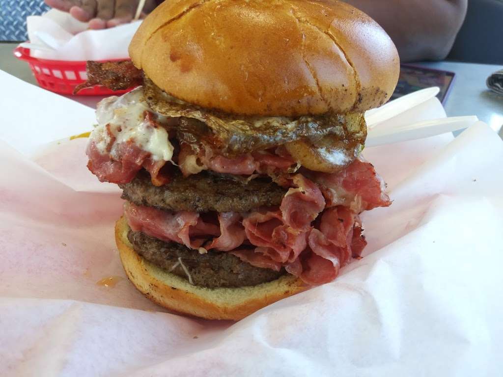 Sammys L.A. Pastrami & Burgers | 6506, 2191 E Tropicana Ave, Las Vegas, NV 89119 | Phone: (702) 482-8192