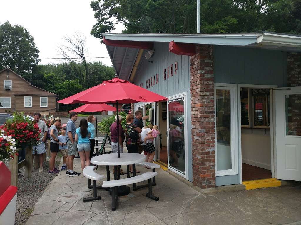 Holy Cow Ice Cream Shop | 51 Church Hill Rd, Newtown, CT 06470, USA | Phone: (203) 426-1359