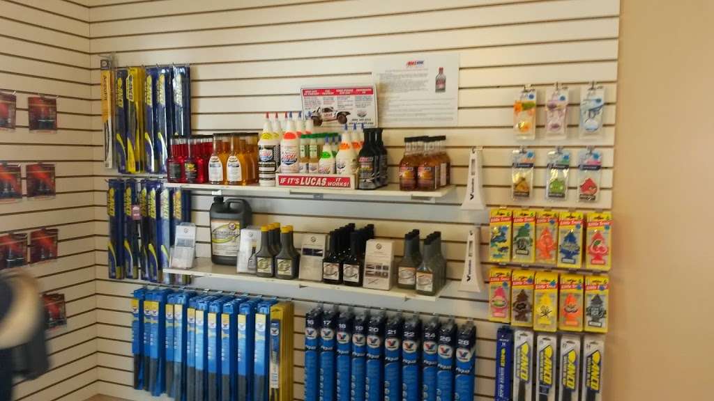 DipStick Oil Change | 147 US-12, Fox Lake, IL 60020, USA | Phone: (847) 587-7007