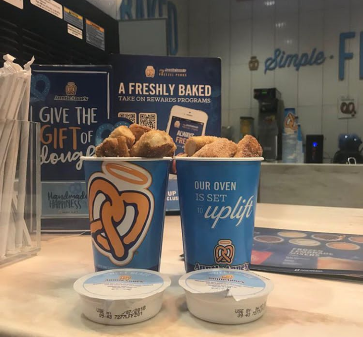 Auntie Annes | 100 Crossings Blvd, Elverson, PA 19520 | Phone: (610) 913-3333