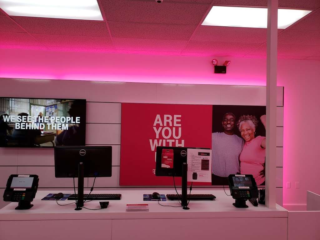 T-Mobile | 1321 Riverside Pkwy Ste D3, Belcamp, MD 21017, USA | Phone: (667) 229-5143