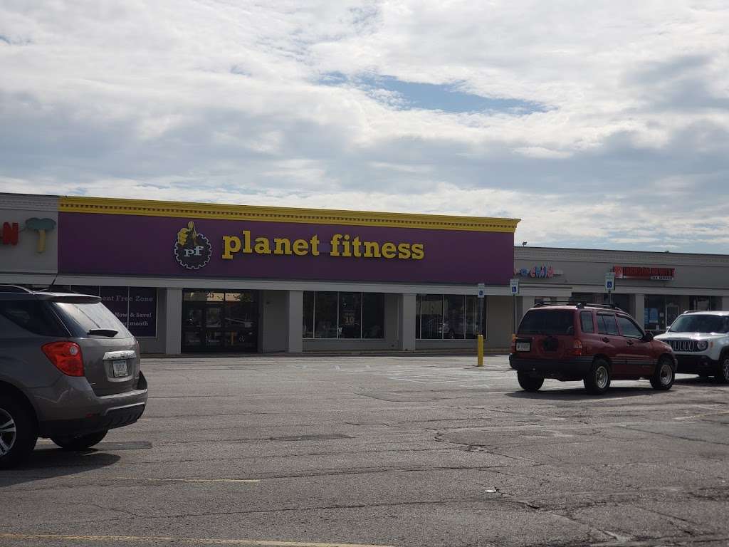 Planet Fitness | 7425 W 10th St, Indianapolis, IN 46214 | Phone: (317) 455-8500