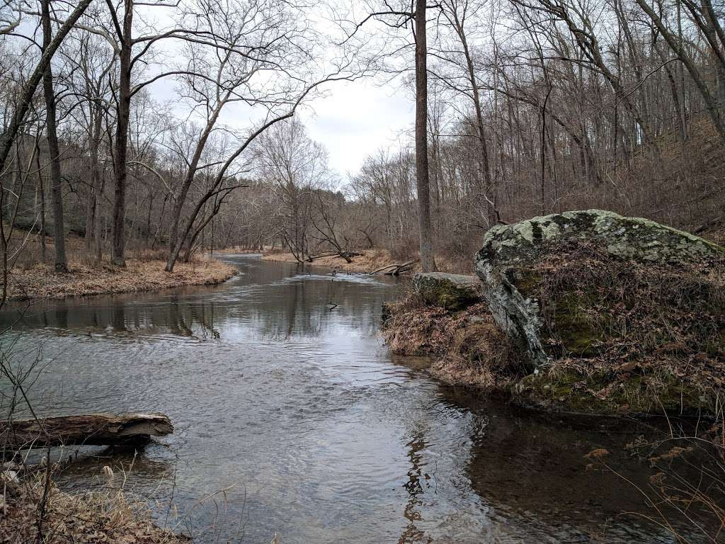 Water bench | 17904 Bunker Hill Rd, Parkton, MD 21120, USA