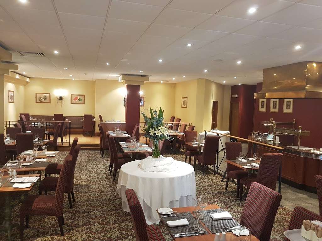 Terrace | W Park Rd, Felbridge, Crawley RH10 3EU, UK | Phone: 01342 714994