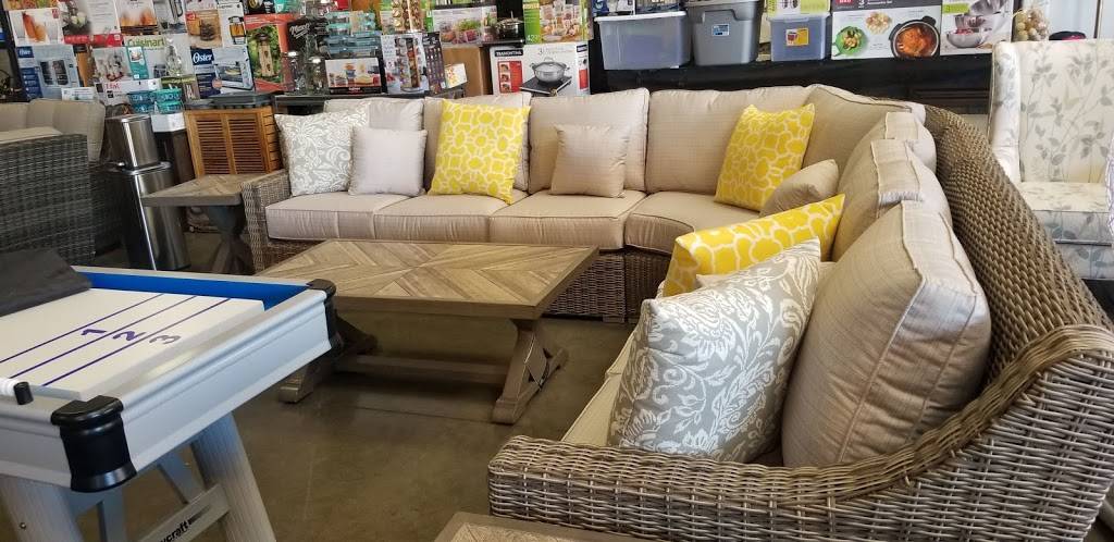 River City Furniture Auction | 5400 S Watt Ave, Sacramento, CA 95826, USA | Phone: (916) 383-2121