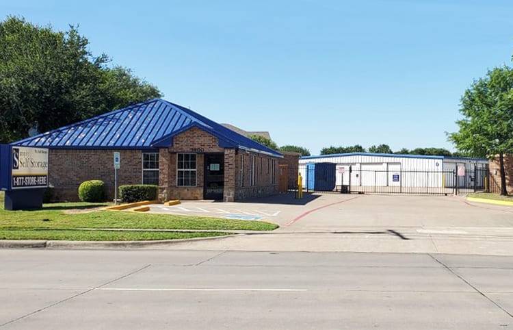 Simply Self Storage | 1800 W Sublett Rd, Arlington, TX 76017, USA | Phone: (817) 466-2700