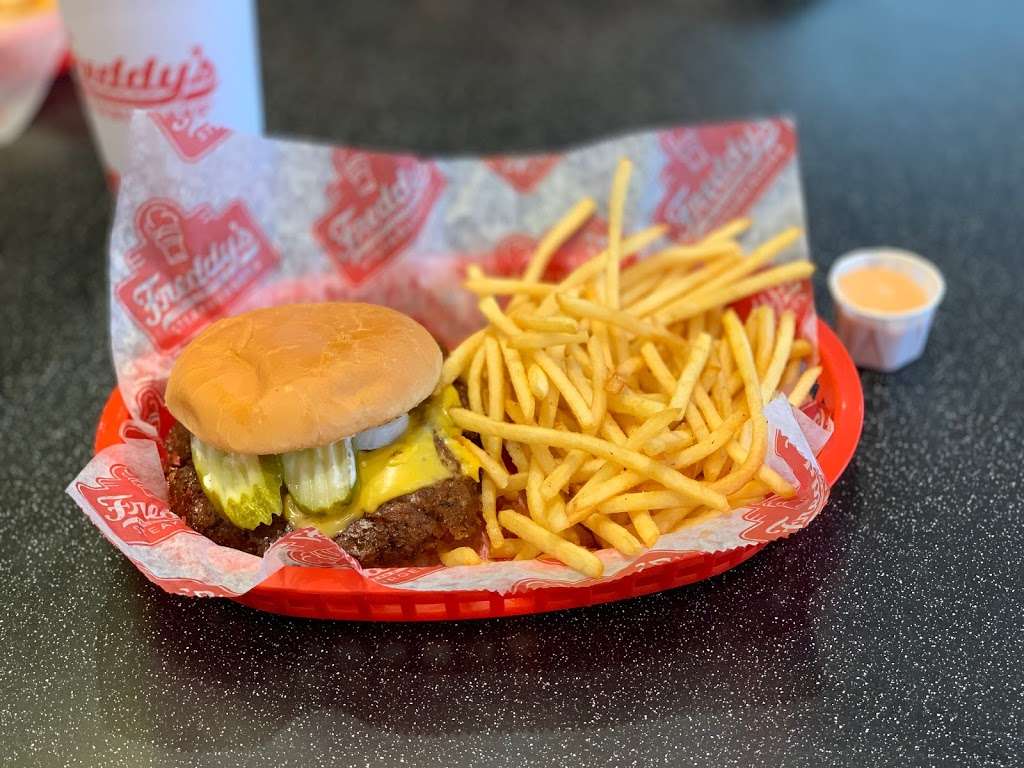 Freddys Frozen Custard & Steakburgers | 2620 Pearland Pkwy, Pearland, TX 77581 | Phone: (281) 997-7772