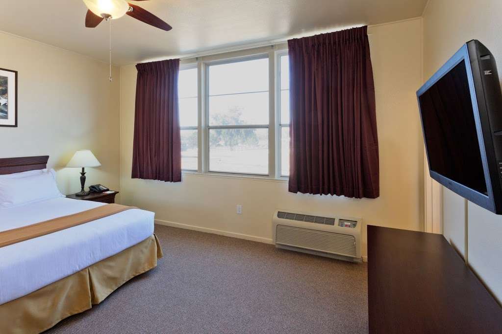 IHG Army Hotels Camp Parks | Building 1151, 12th St, Dublin, CA 94568, USA | Phone: (925) 574-1004