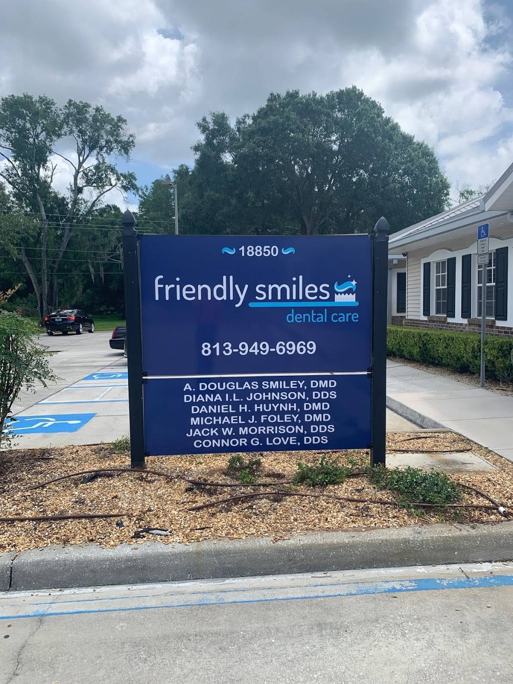 Friendly Smiles Dental Care | 18850 N Dale Mabry Hwy, Lutz, FL 33548, USA | Phone: (813) 949-6969