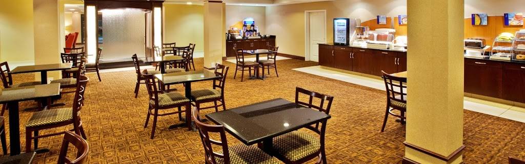 Holiday Inn Express & Suites Crawfordsville | 2506 N, Lafayette Ave, Crawfordsville, IN 47933, USA | Phone: (765) 323-4575