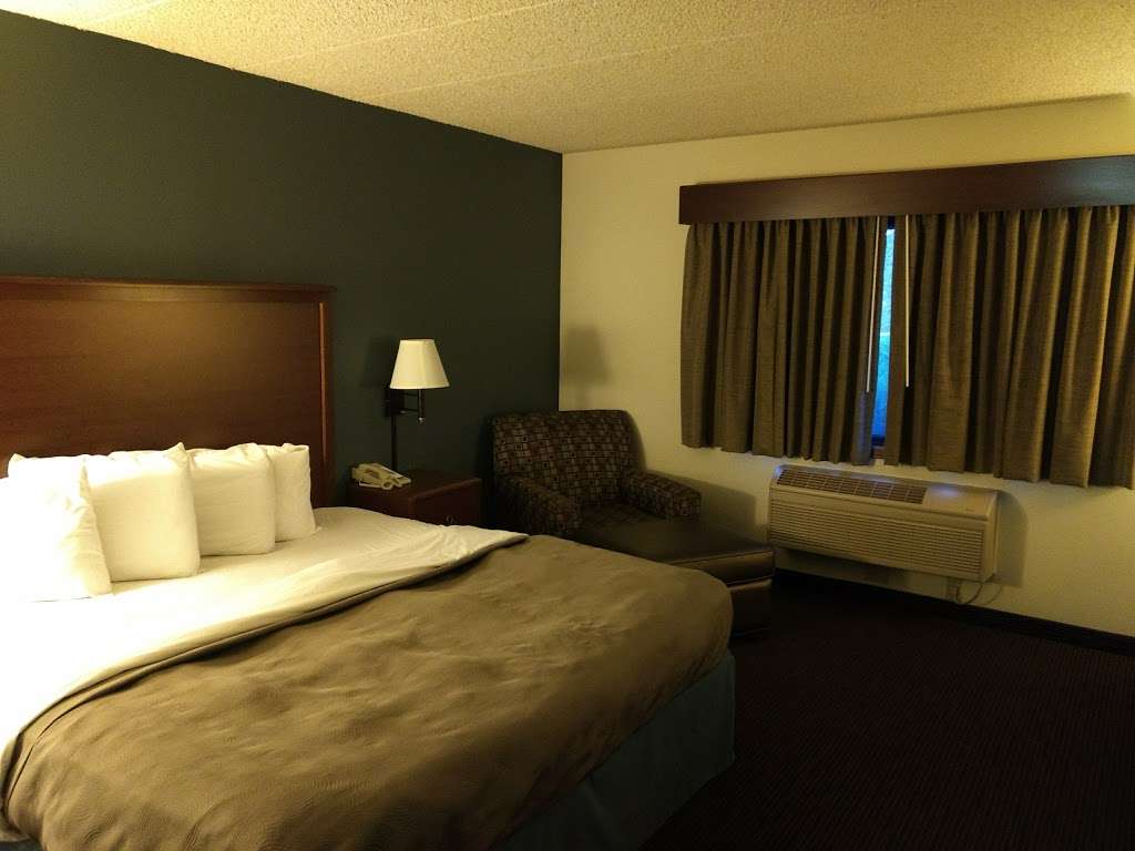 AmericInn by Wyndham, Windsor Ft. Collins | 7645 Westgate Dr, Windsor, CO 80528, USA | Phone: (970) 372-5871