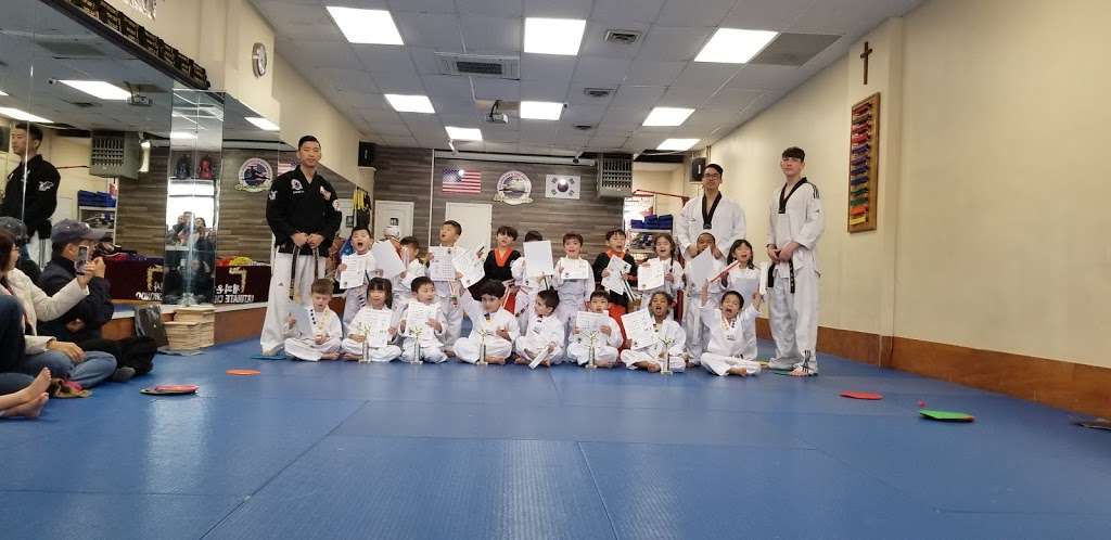 Bayside Champions Taekwondo | 213-18 48th Ave, Bayside, NY 11364, USA | Phone: (718) 423-0011