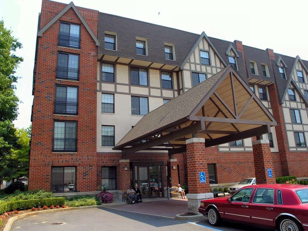 Maple Pointe at Rockville Centre Assisted Living | 260 Maple Ave, Rockville Centre, NY 11570, USA | Phone: (516) 764-4848
