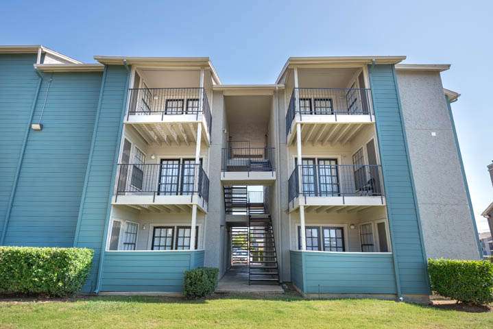 Canyon Grove Apartments | 1960 W Tarrant Rd, Grand Prairie, TX 75050, USA | Phone: (972) 988-0691