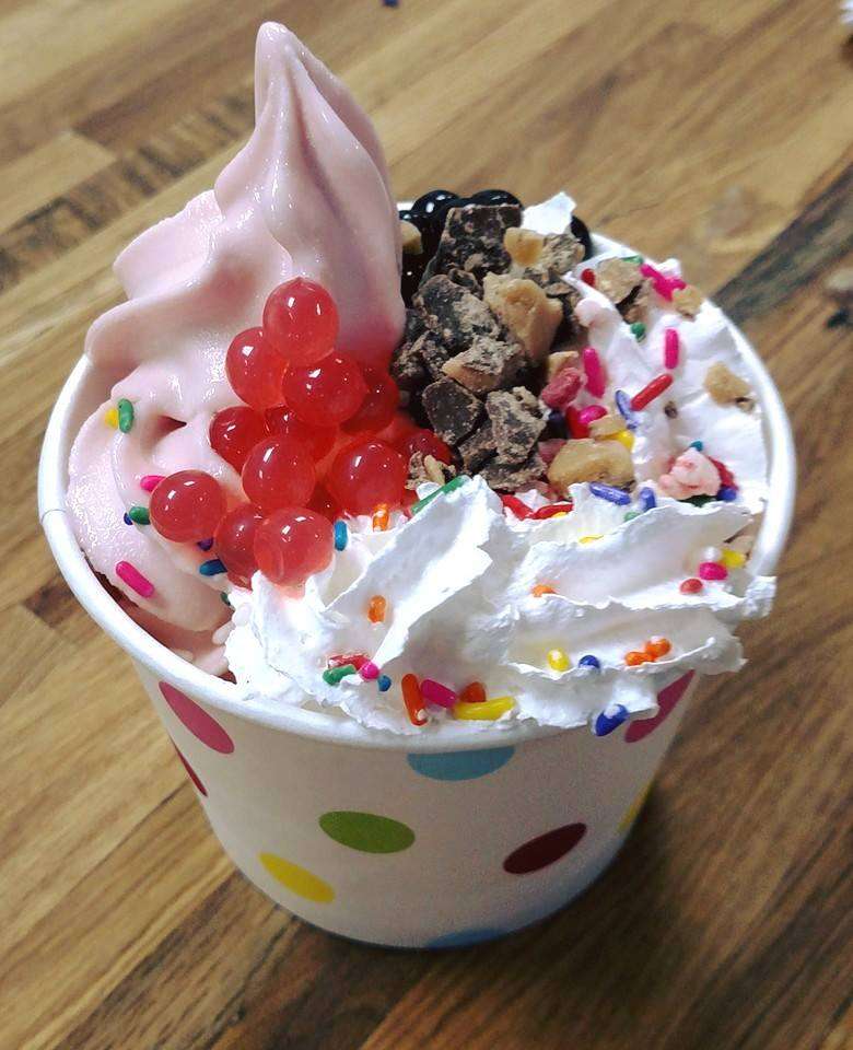 The Frozen Spoon Self Serve Frozen Yogurt | 535 Tovrea Rd #104, Alvin, TX 77511, USA | Phone: (832) 645-5612