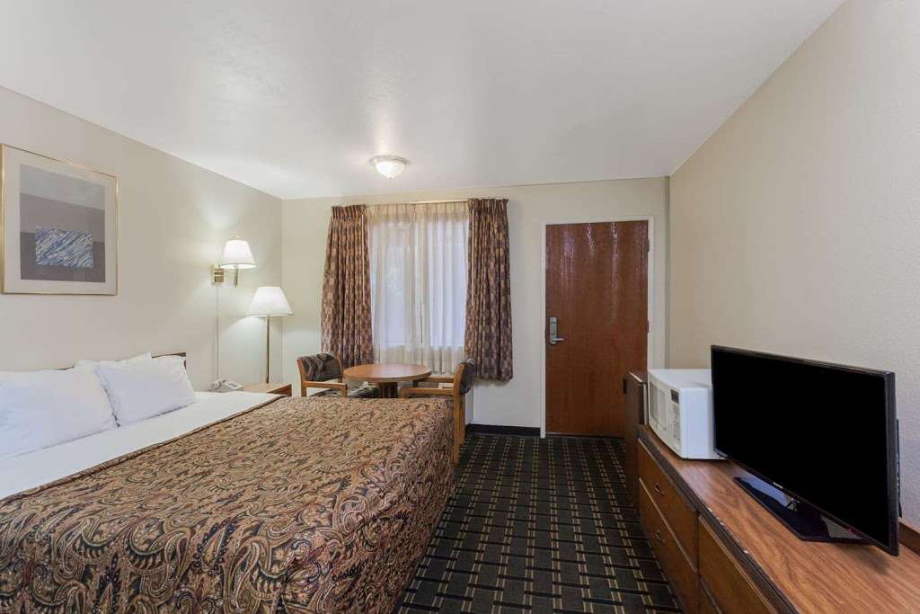 Days Inn by Wyndham Anaheim West | 1030 W Ball Rd, Anaheim, CA 92802 | Phone: (714) 520-0101