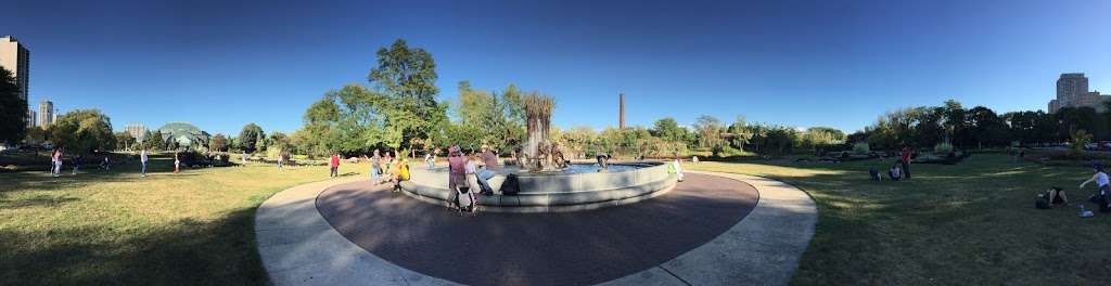 Hans Christian Andersen statue | 2000-2058 N Stockton Dr, Chicago, IL 60614, USA