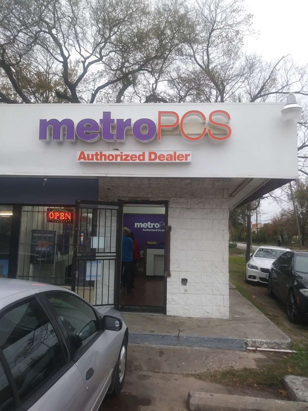 Metro by T-Mobile | 5807 Lyons Ave, Houston, TX 77020, USA | Phone: (888) 863-8768