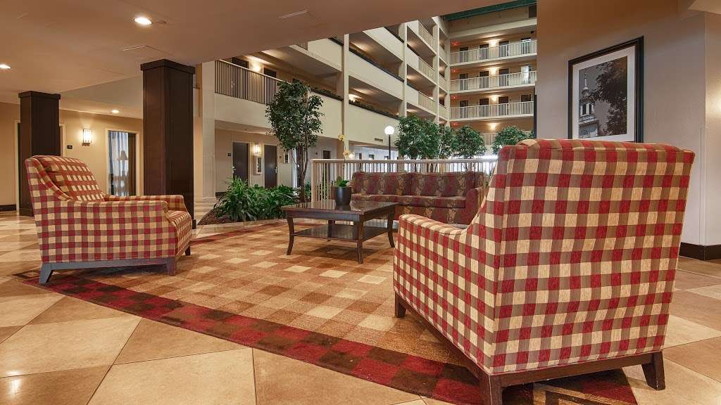 Embassy Suites by Hilton Philadelphia Airport | 9000 Bartram Ave, Philadelphia, PA 19153, USA | Phone: (215) 365-4500