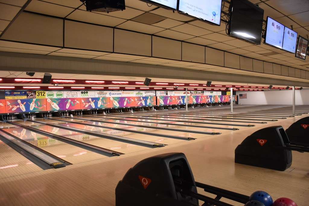 Columbus Bowling Center | 3010 State St, Columbus, IN 47201, USA | Phone: (812) 372-7857