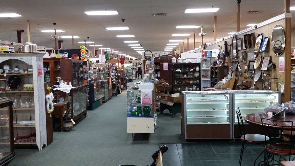 Yesteryear Antique Center | 441 Pine St, Hanover, PA 17331, USA | Phone: (717) 637-1612