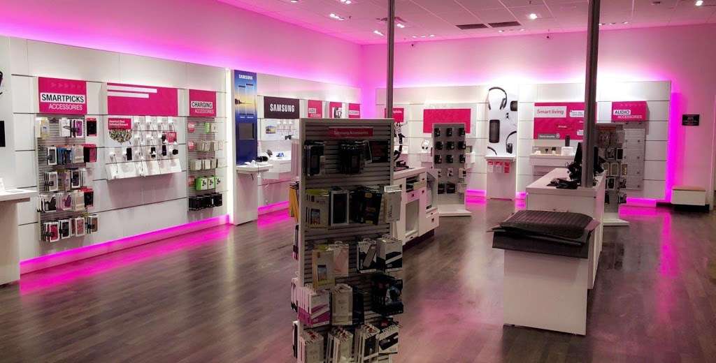 T-Mobile | 450 E Bromley Ln Unit 100, Brighton, CO 80601, USA | Phone: (720) 778-5001