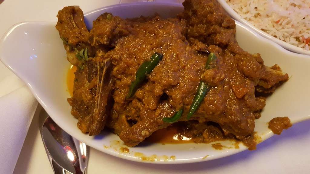 Ginger Bar And Restaurant | 86 Horns, Mill Rd, Hertford SG13 8HJ, UK | Phone: 01992 677170