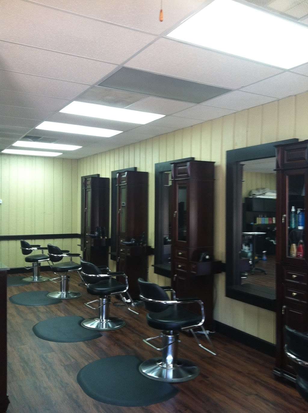 Hair Studio at Foxcroft | 7808 Fairview Rd, Charlotte, NC 28226, USA | Phone: (704) 716-9496