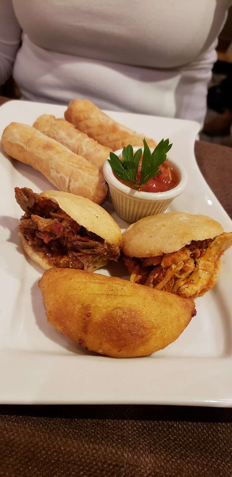 Sazon Restaurant & Cafe | 941 Spring Garden St, Philadelphia, PA 19123, USA | Phone: (215) 763-2500
